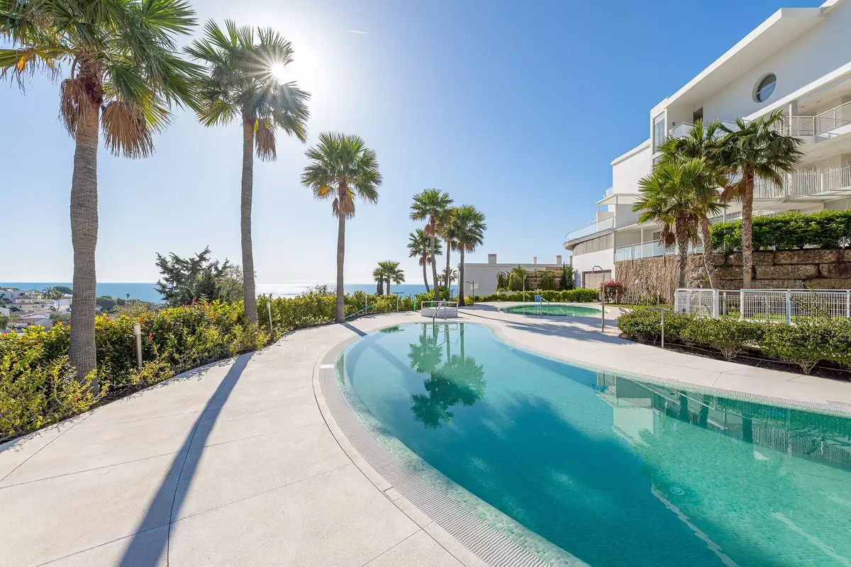 Lejlighed på mellemplan til salg i Benalmadena — foto 1