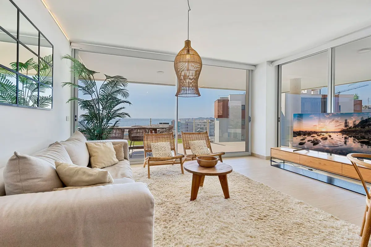 Middle Floor Apartment for sale in Fuengirola — photo 1