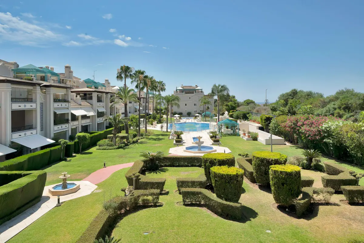 Ground Floor Apartment for sale in Marbella — photo 1