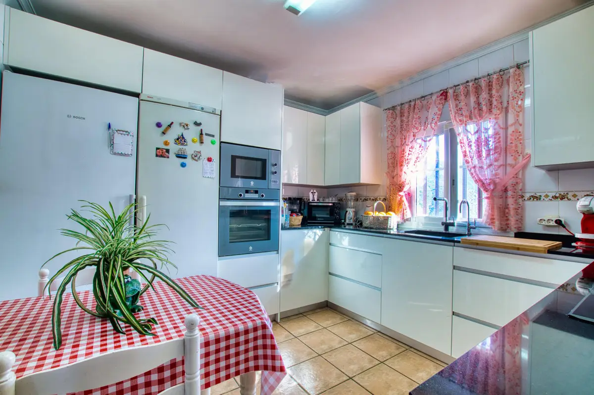 Finca - Cortijo for sale in Alcaucín — photo 1