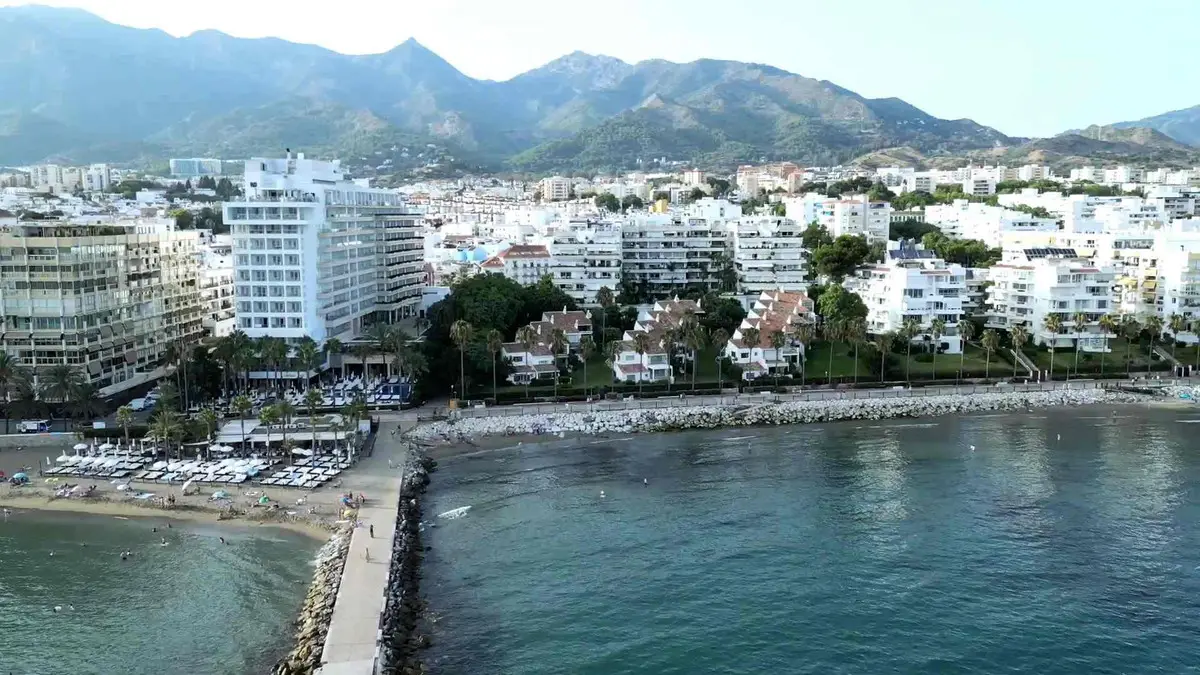 Apartamento en planta intermedia en venta en Marbella — foto 1