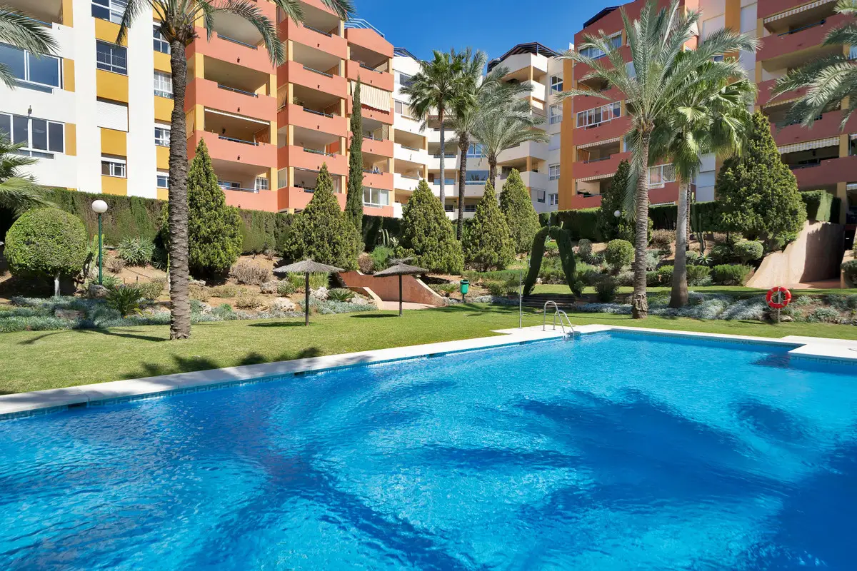 Ground Floor Apartment for sale in Estepona — photo 1