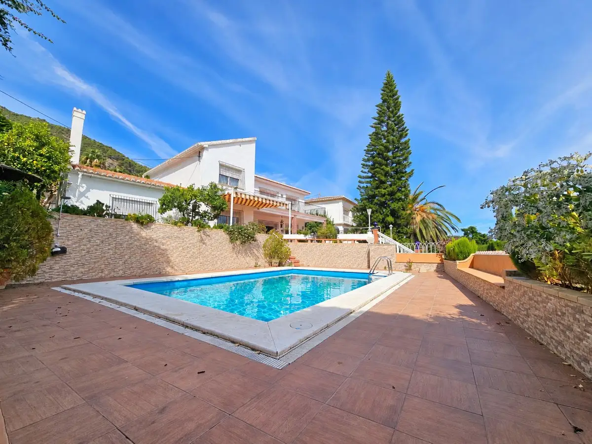 Detached Villa for sale in Casarabonela — photo 1