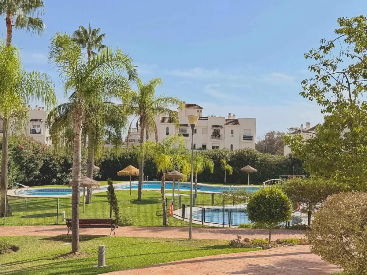 Middle Floor Apartment for sale in Marbella — photo 1