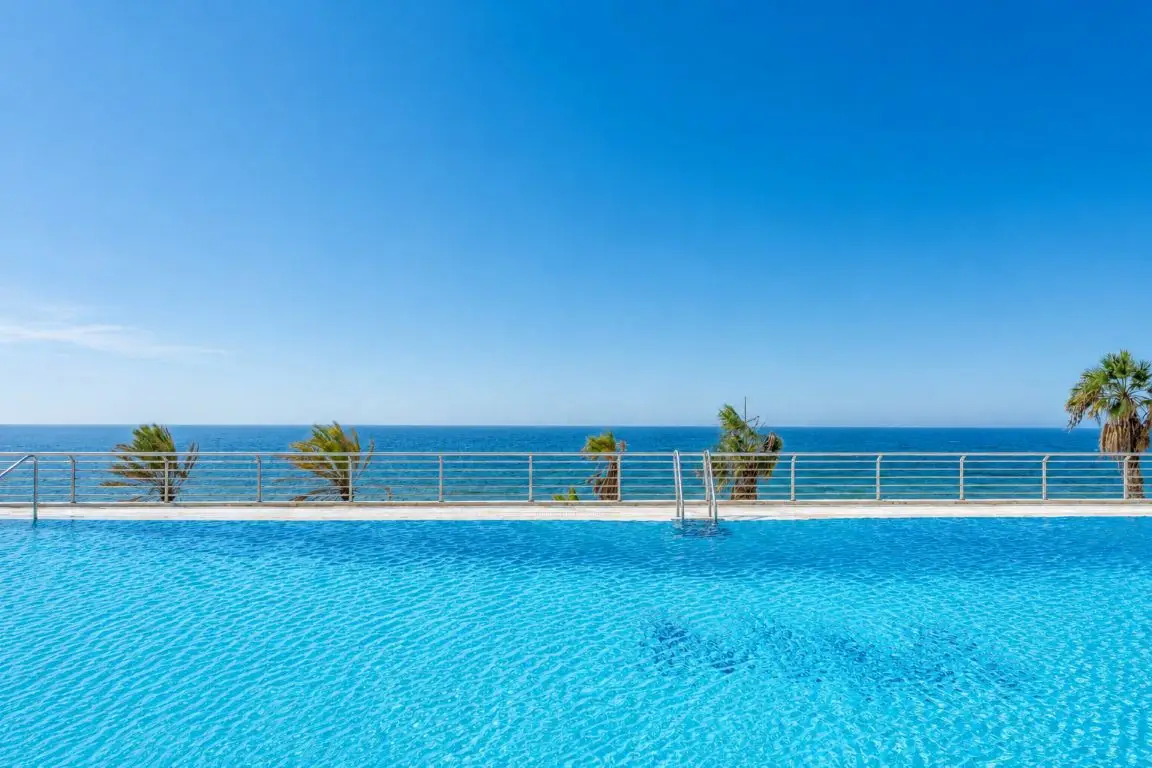 Middle Floor Apartment for sale in Marbella — photo 1