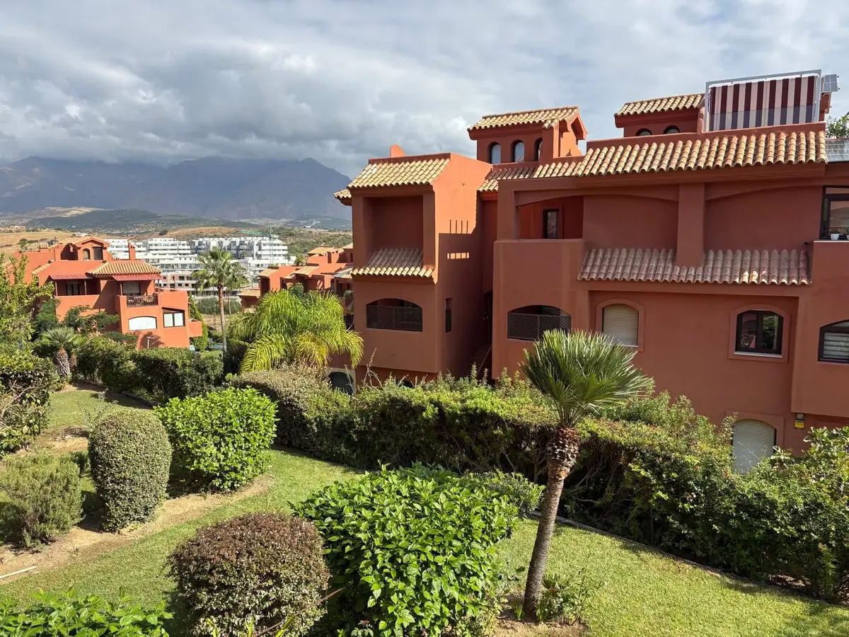 Ground Floor Apartment for sale in Estepona — photo 1