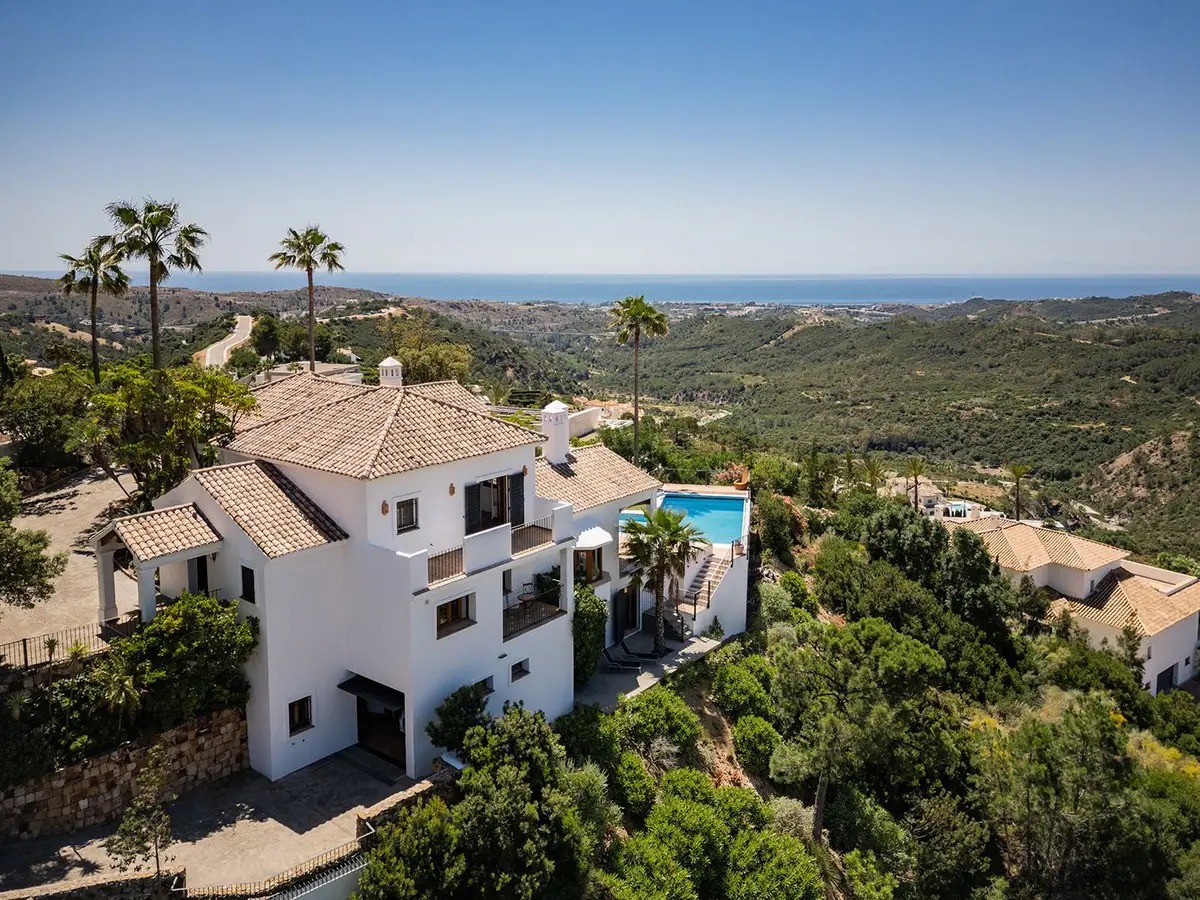 Detached Villa for sale in Benahavís — photo 1