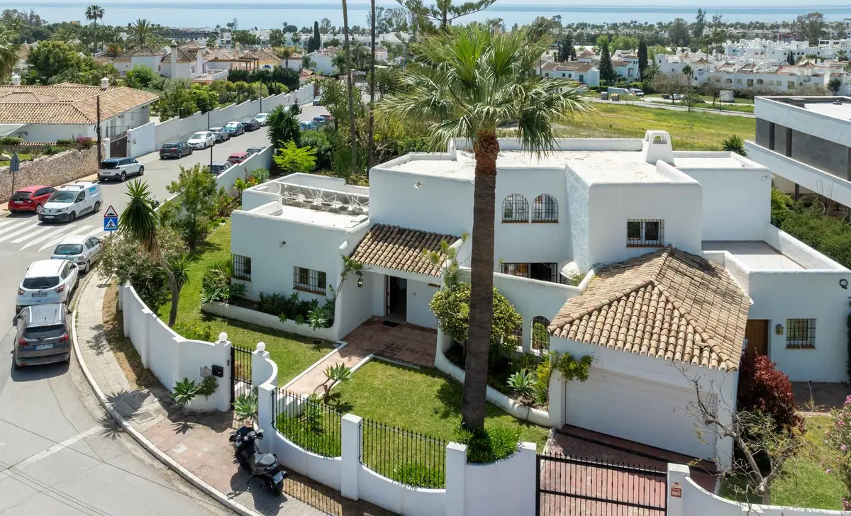 Detached Villa for sale in Bel Air — photo 1