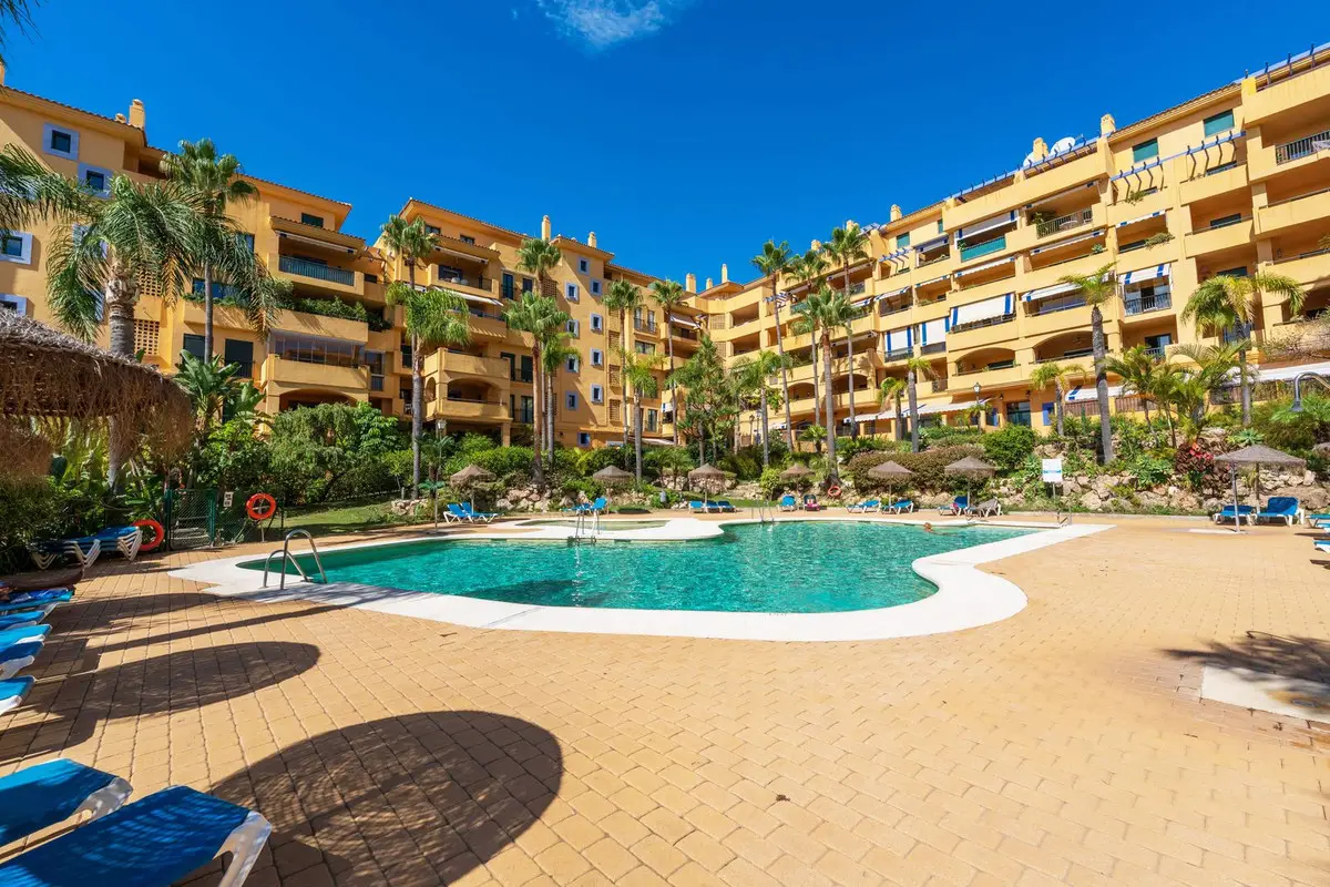 Middle Floor Apartment for sale in San Pedro de Alcántara — photo 1