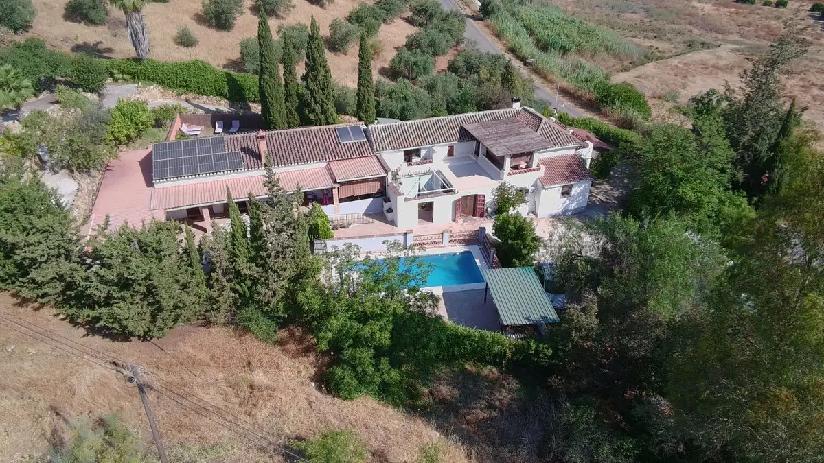 Finca - Cortijo for sale in Alora — photo 1