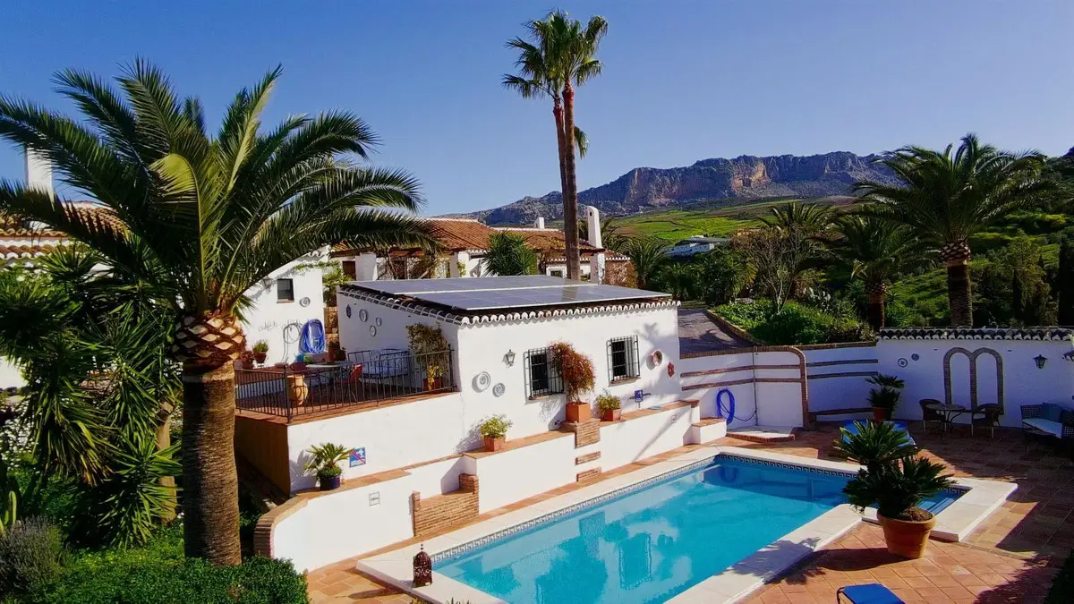 Finca - Cortijo for sale in Villanueva De La Concepcion — photo 1