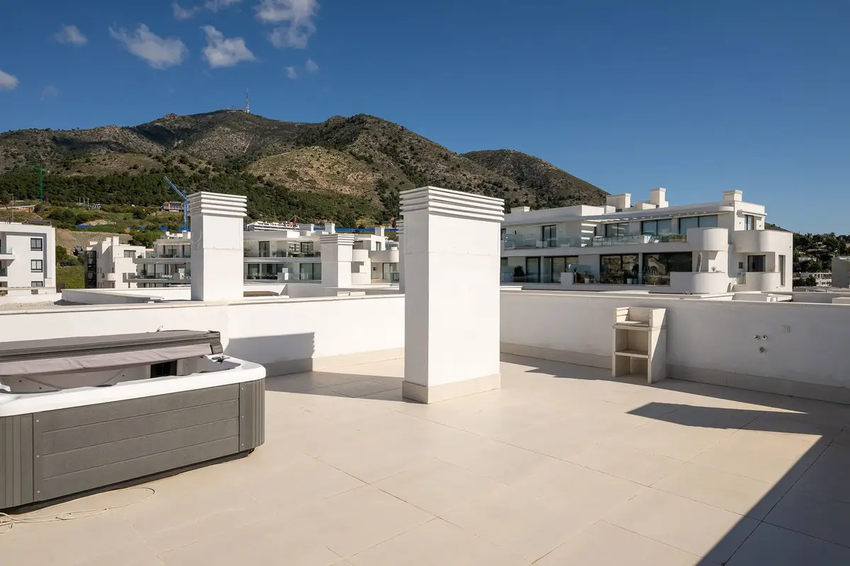 Penthouse for sale in Fuengirola — photo 1