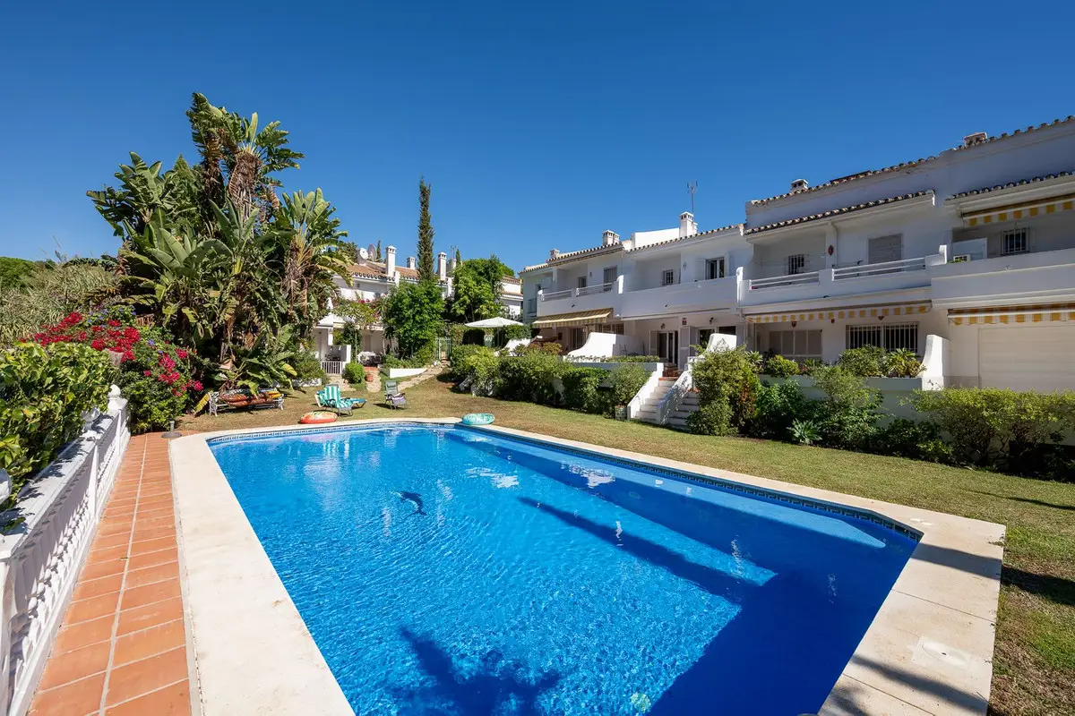 Townhouse for sale in Cabopino — photo 1