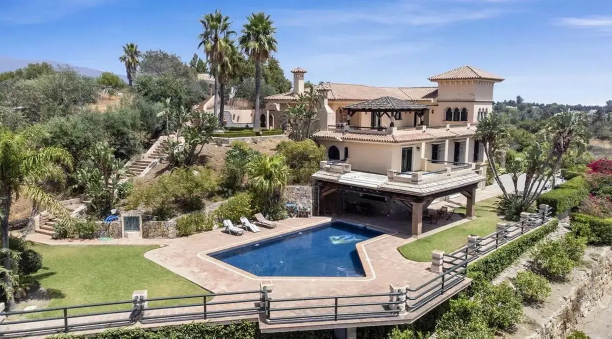 Finca - Cortijo for sale in Estepona — photo 1