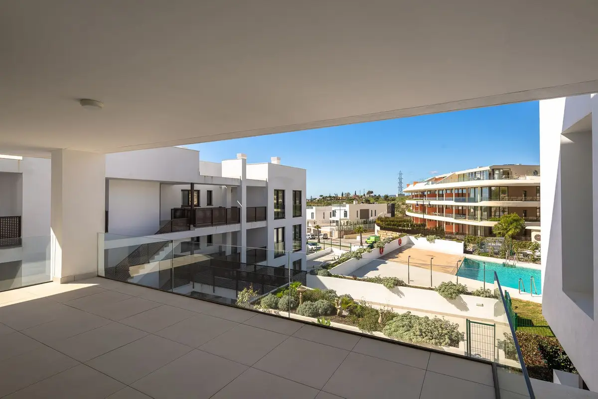 Middle Floor Apartment for sale in Fuengirola — photo 1