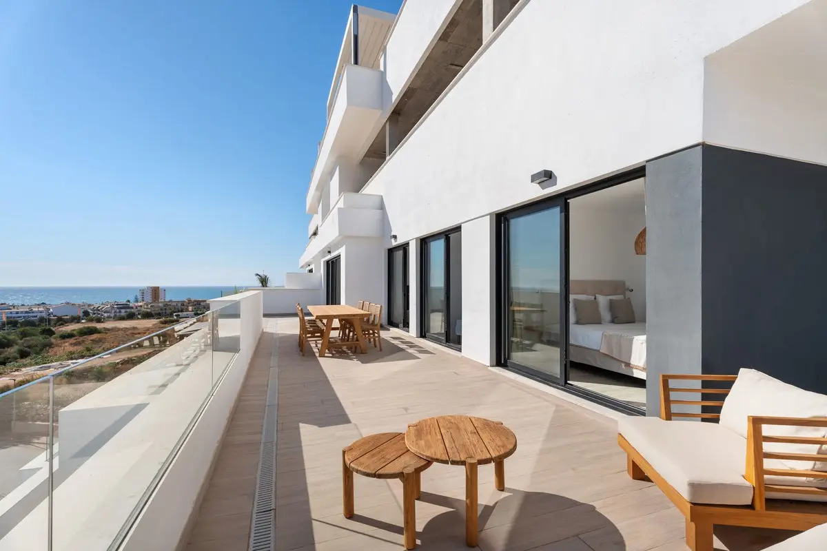 Middle Floor Apartment for sale in La Cala de Mijas — photo 1