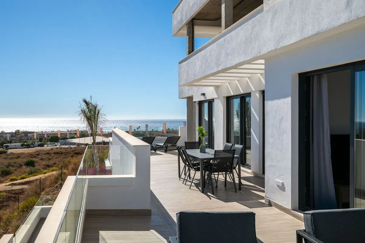 Middle Floor Apartment for sale in La Cala de Mijas — photo 1