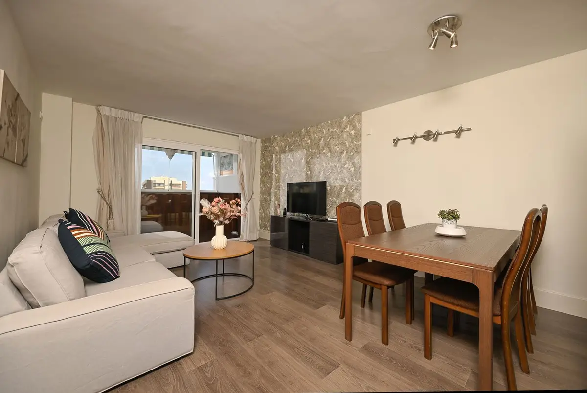 Middle Floor Apartment for sale in Fuengirola — photo 1