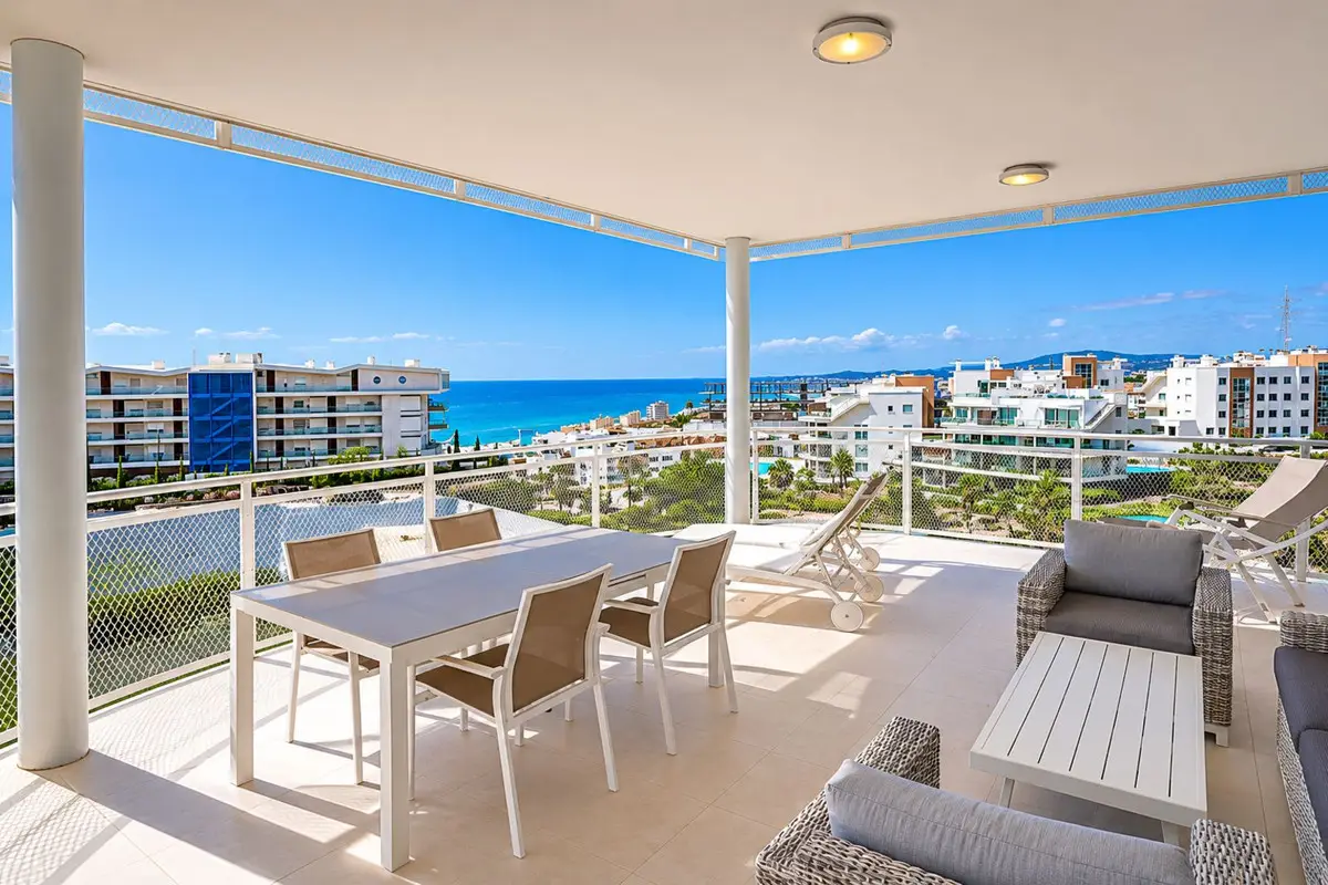 Middle Floor Apartment for sale in Fuengirola — photo 1