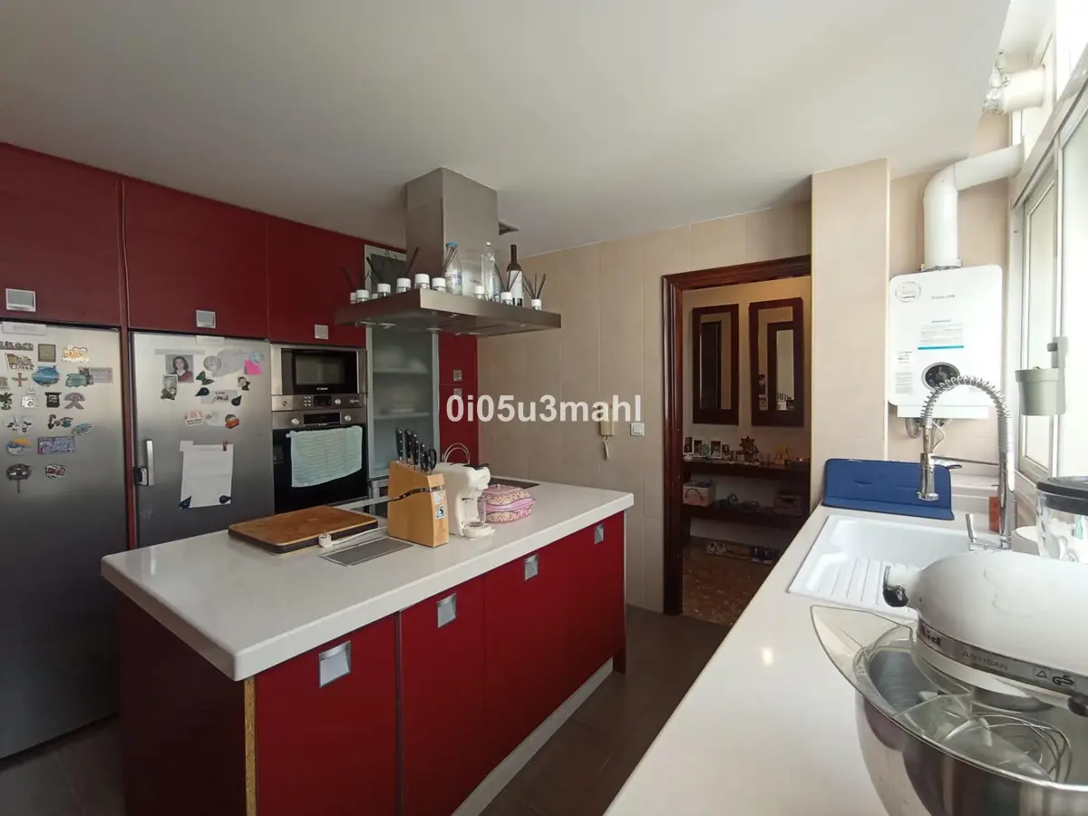 Middle Floor Apartment for sale in La Trinidad — photo 1