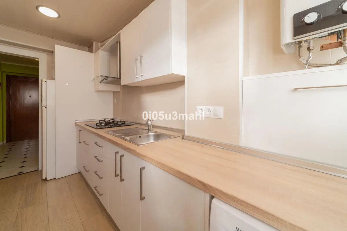 Middle Floor Apartment for sale in Málaga — photo 1