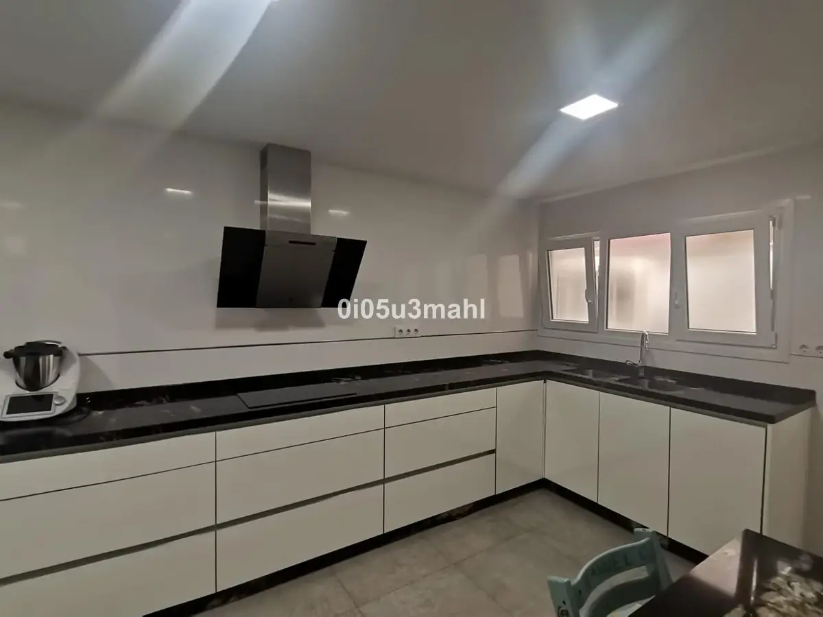 Middle Floor Apartment for sale in El Palo — photo 1