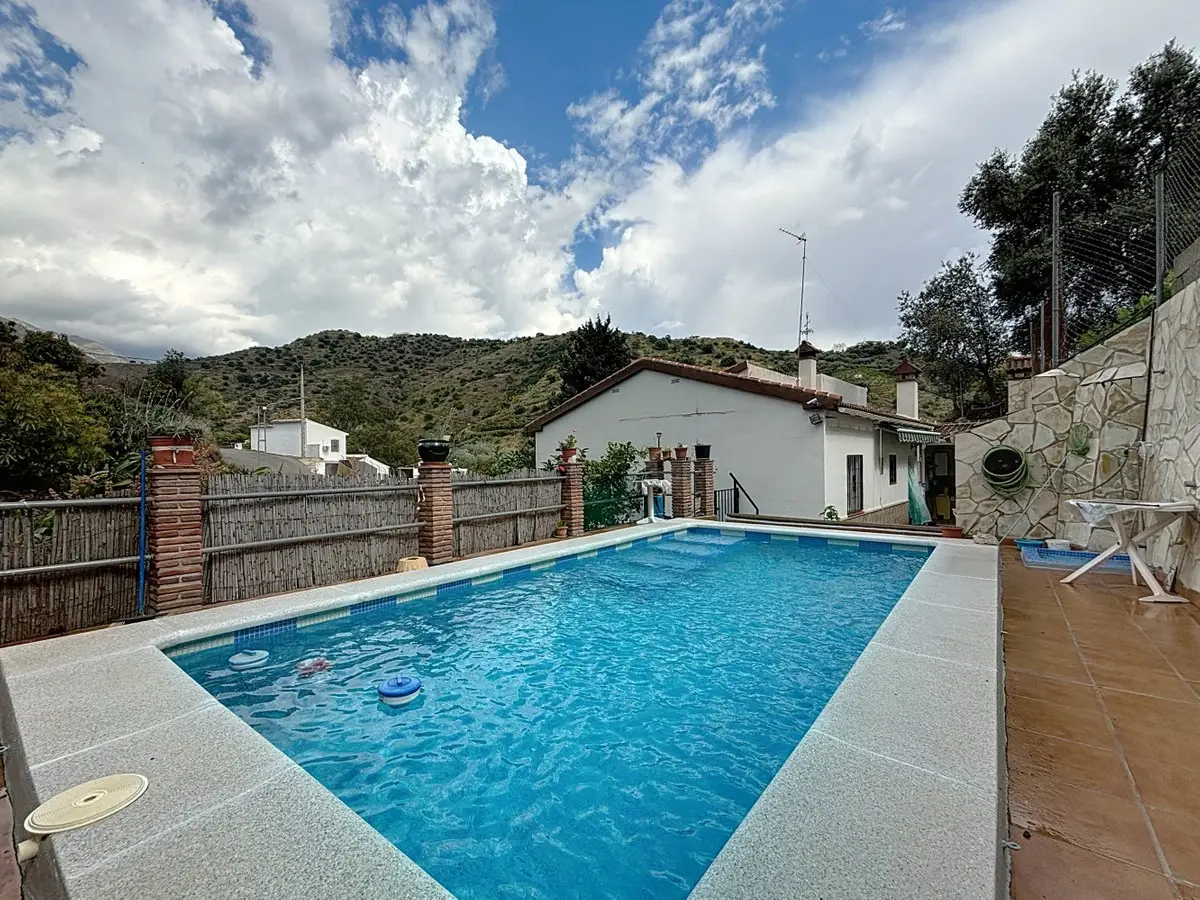 Detached Villa for sale in La Viñuela — photo 1