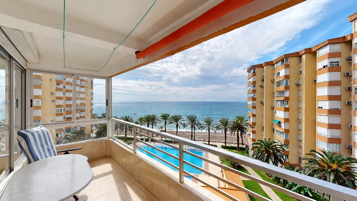 Middle Floor Apartment for sale in Algarrobo Costa — photo 1