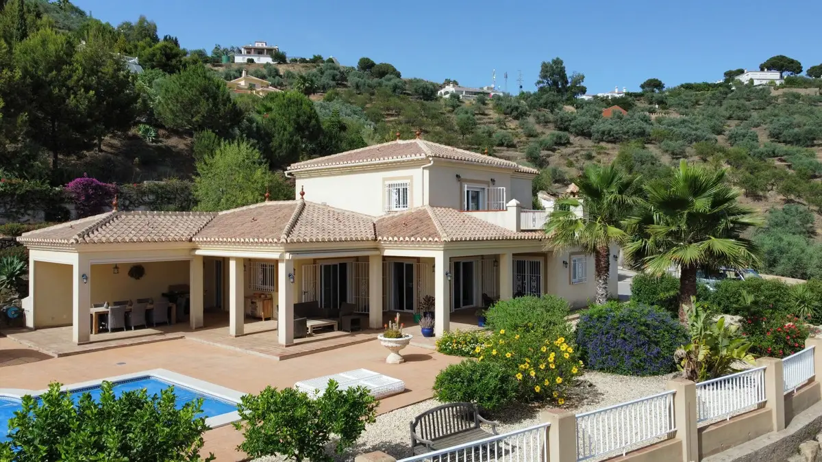 Detached Villa for sale in Arenas — photo 1
