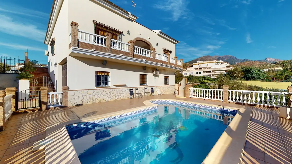 Detached Villa for sale in Alcaucín — photo 1