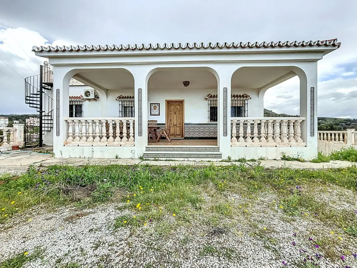 Detached Villa for sale in Chilches — photo 1