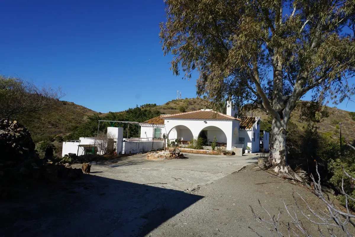 Finca - Cortijo for sale in La Viñuela — photo 1