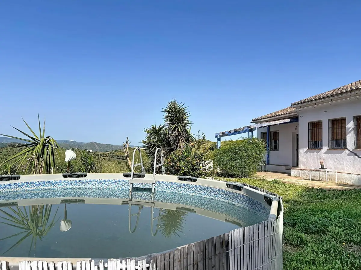Finca - Cortijo for sale in Canillas de Aceituno — photo 1