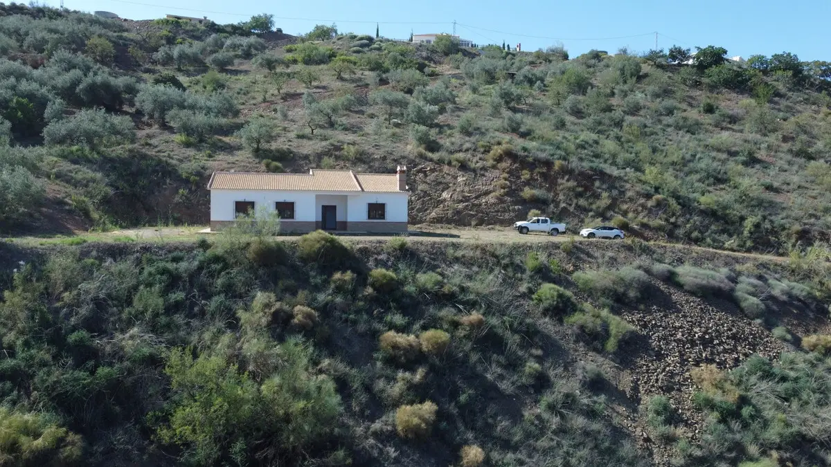Detached Villa for sale in Colmenar — photo 1