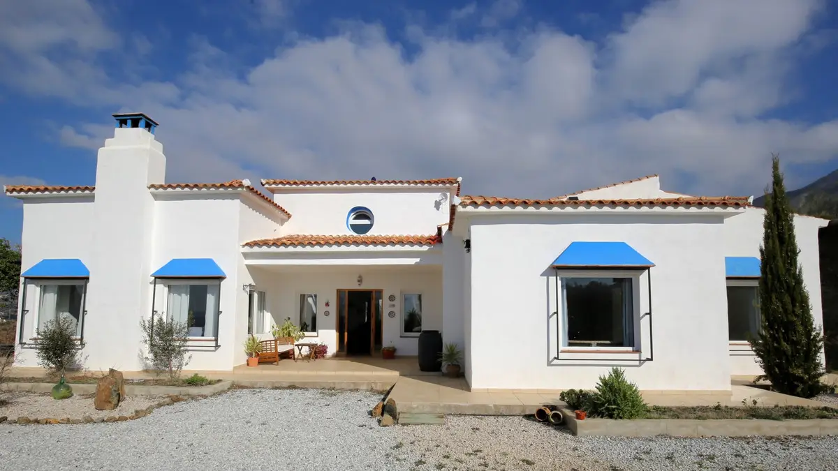Detached Villa for sale in Canillas de Aceituno — photo 1