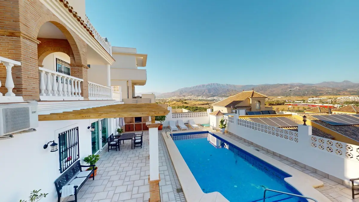 Detached Villa for sale in Torre del Mar — photo 1
