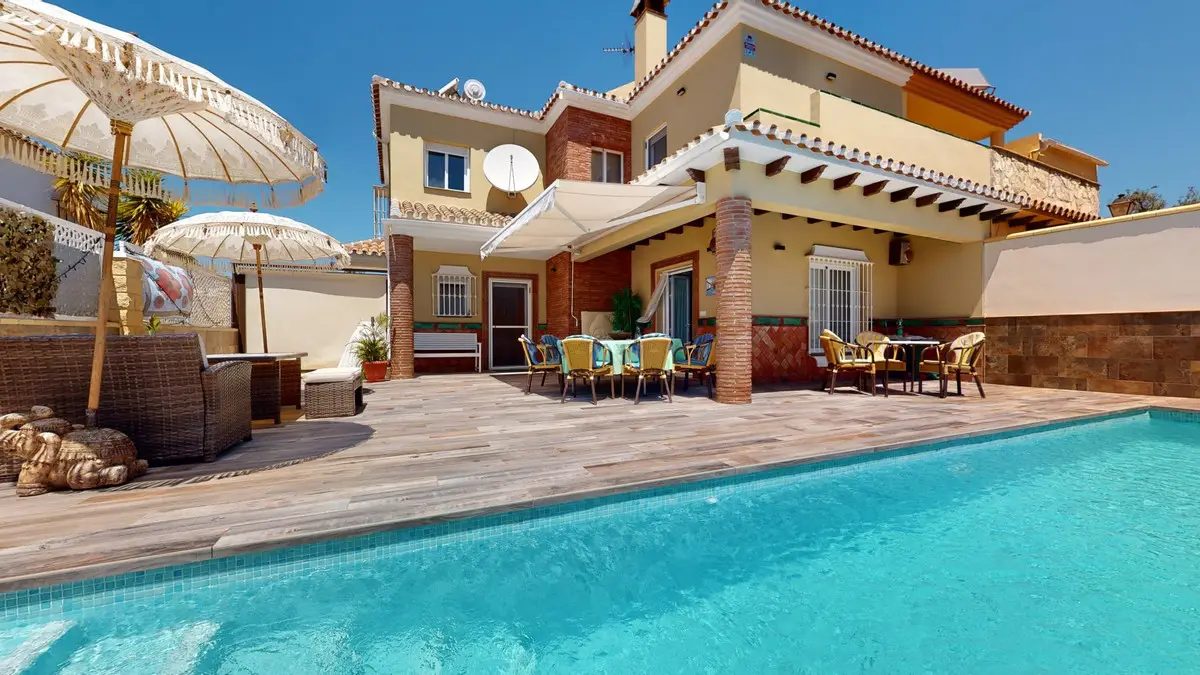 Semi-Detached House for sale in Torre del Mar — photo 1