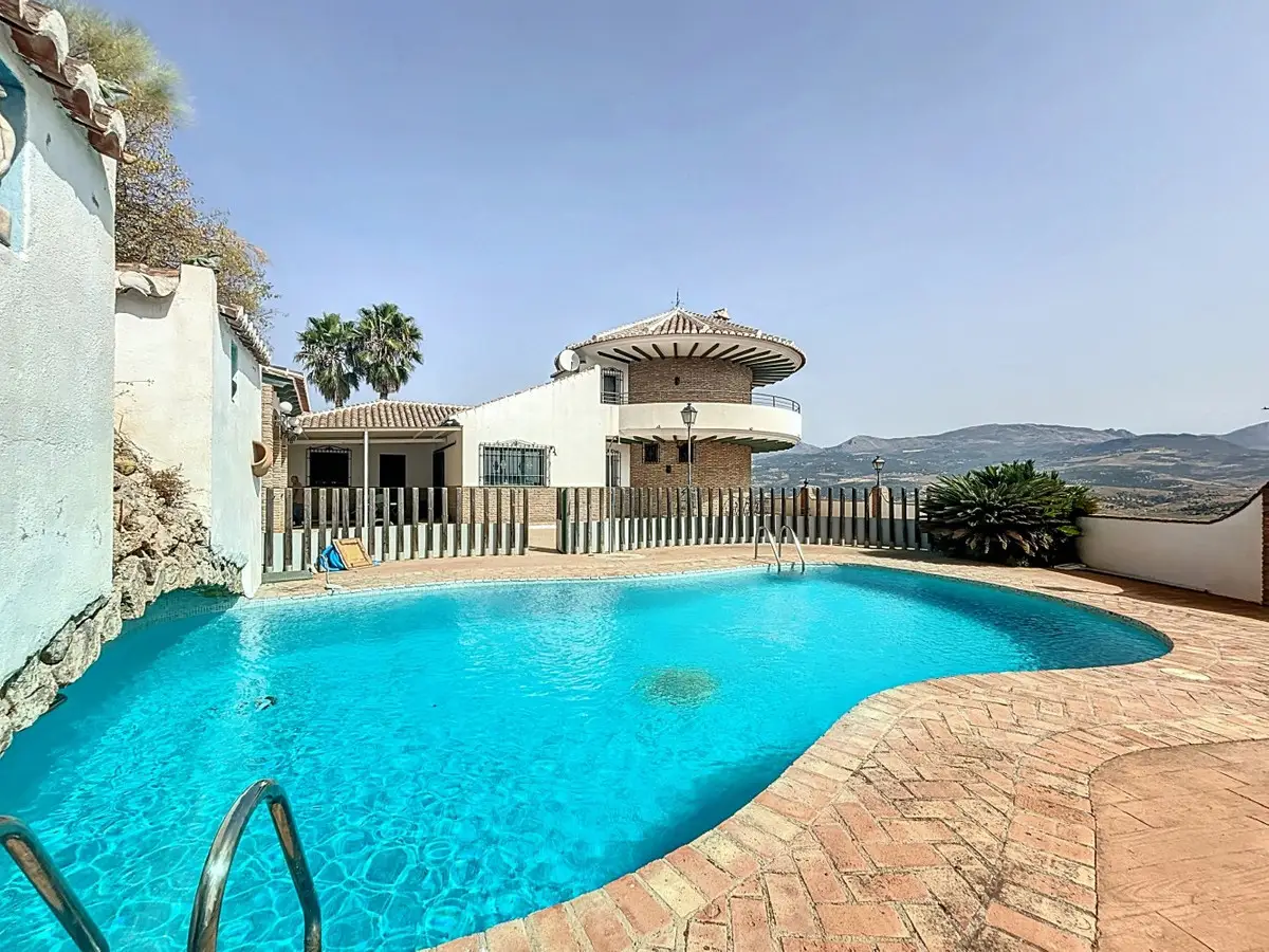 Detached Villa for sale in La Viñuela — photo 1