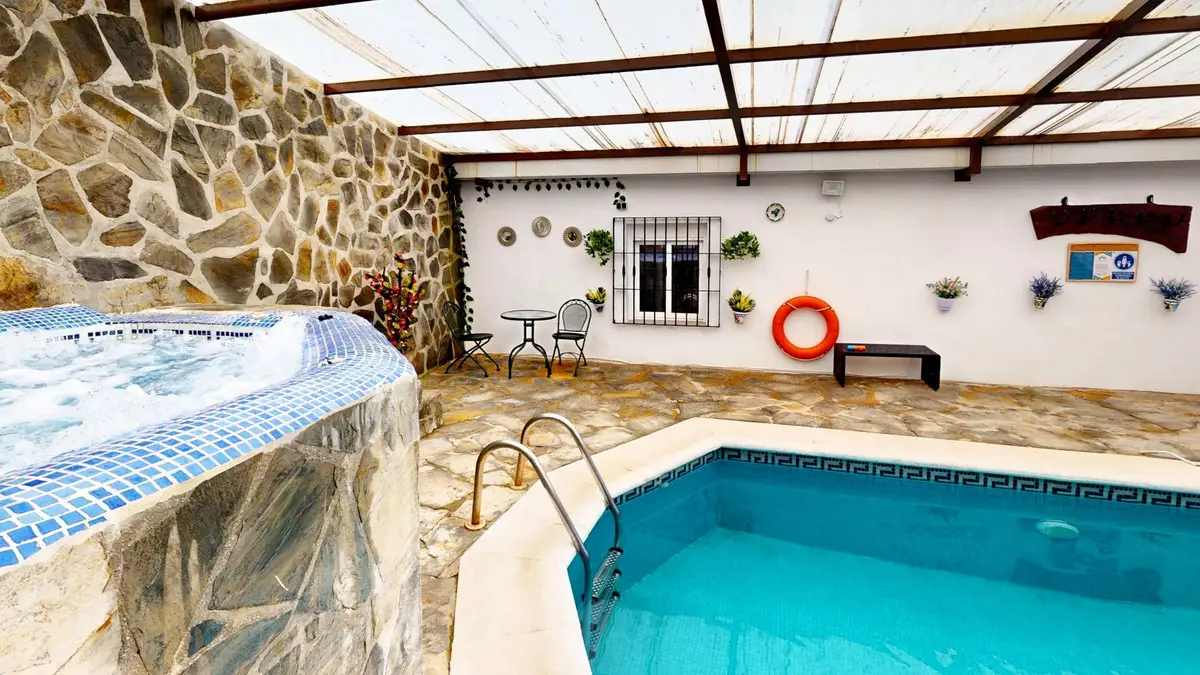 Detached Villa for sale in Sayalonga — photo 1