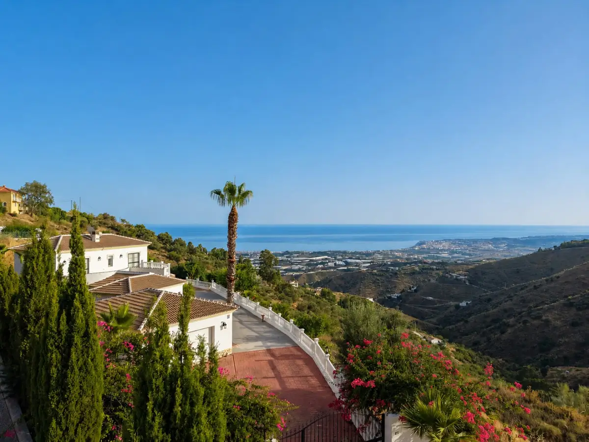 Detached Villa for sale in Algarrobo — photo 1