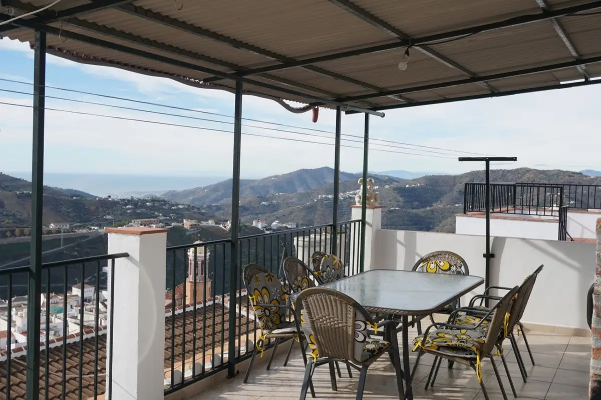 Semi-Detached House for sale in Cómpeta — photo 1
