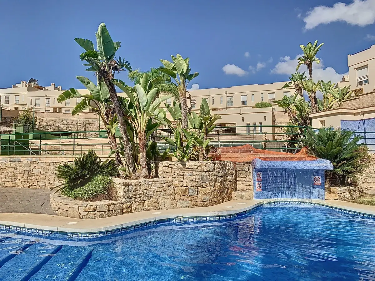 Semi-Detached House for sale in Valle-Niza — photo 1