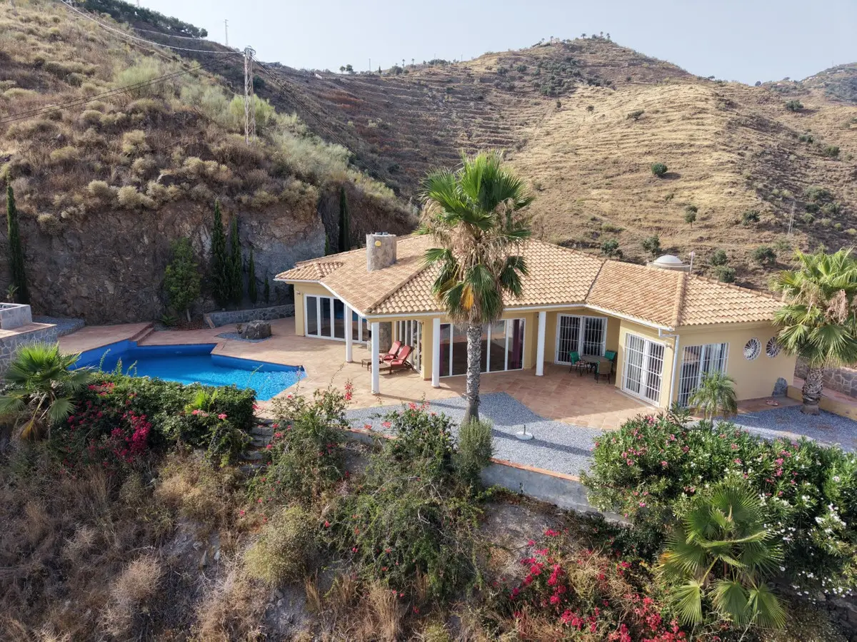 Detached Villa for sale in Algarrobo — photo 1