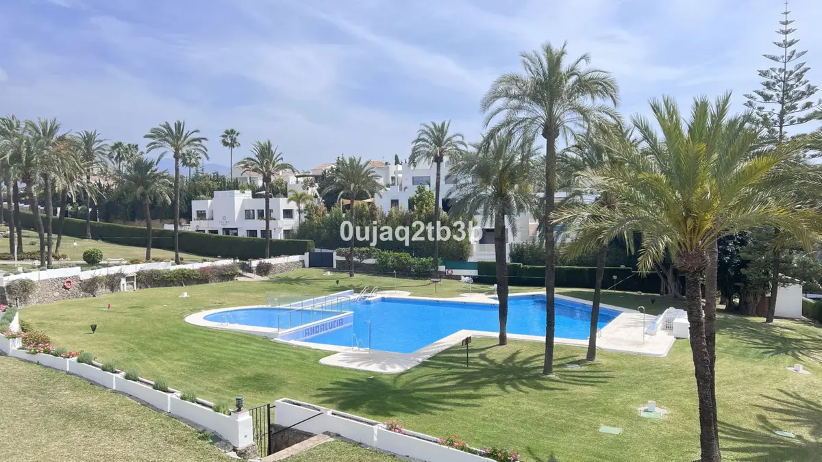 Duplex for sale in Nueva Andalucía — photo 1