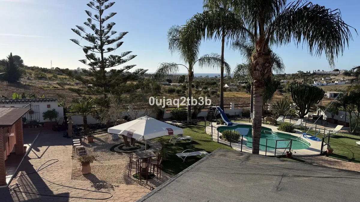 Residential Plot for sale in Estepona — photo 1