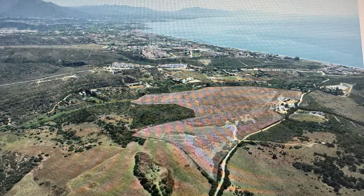Land for sale in Manilva — photo 1