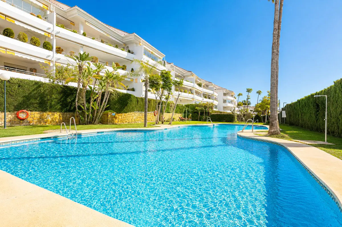 Penthouse Duplex for sale in Guadalmina Baja — photo 1