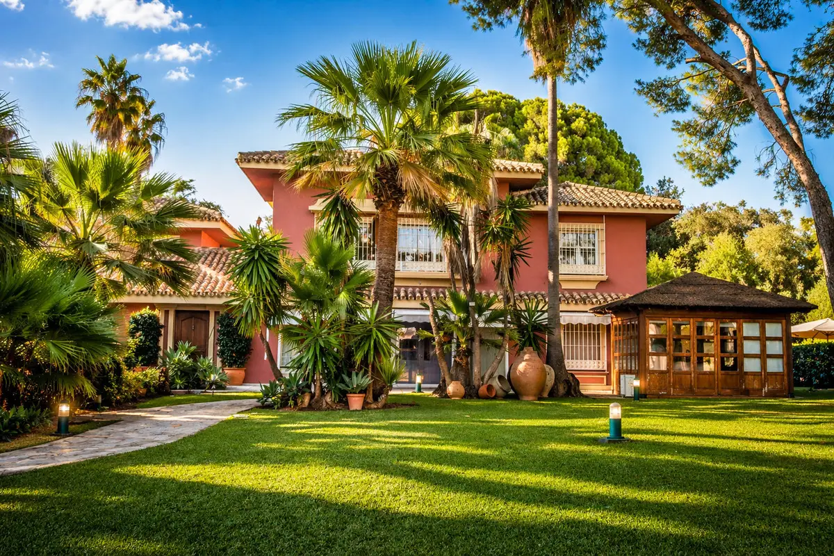 Detached Villa for sale in Guadalmina Baja — photo 1