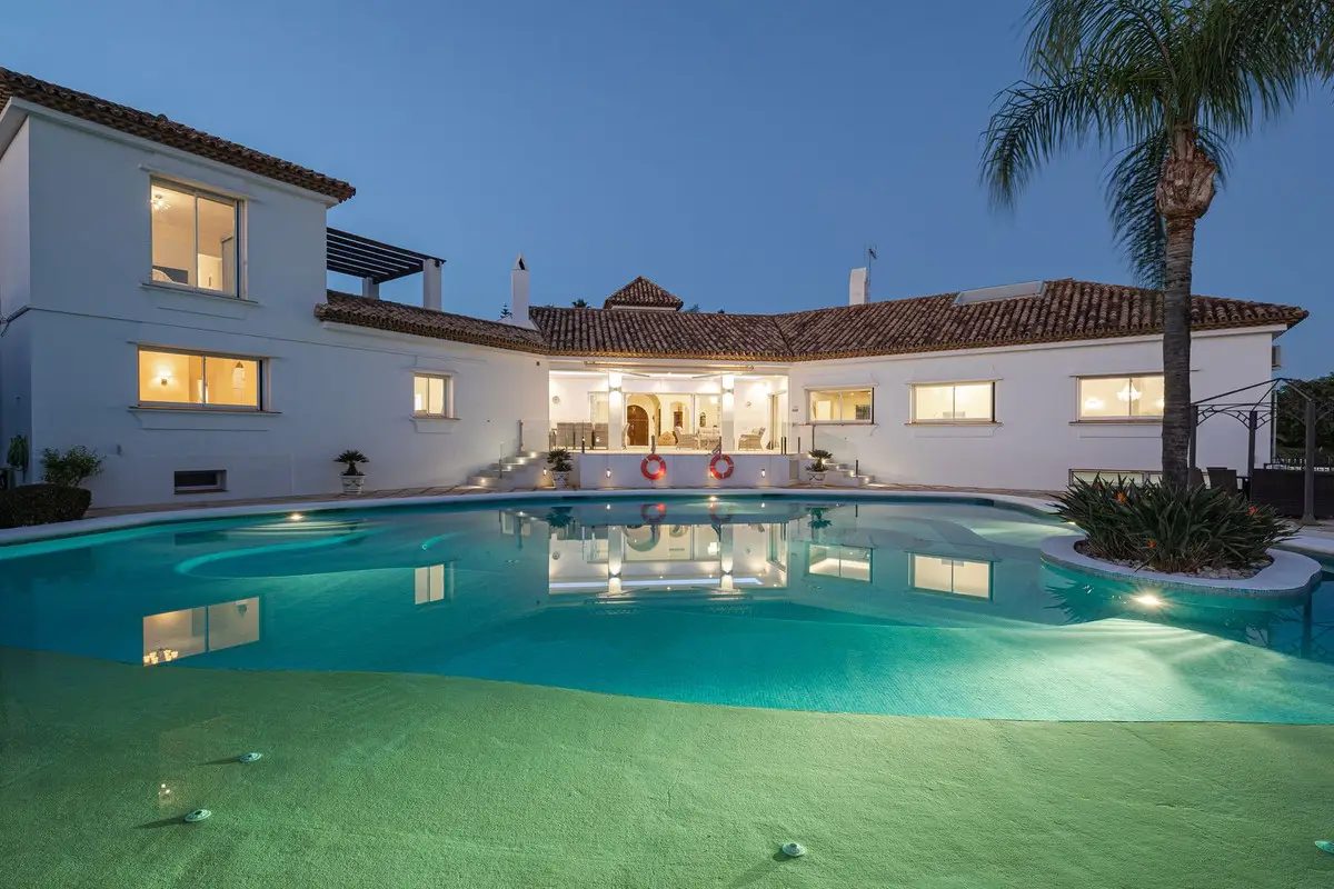 Detached Villa for sale in El Paraiso — photo 1