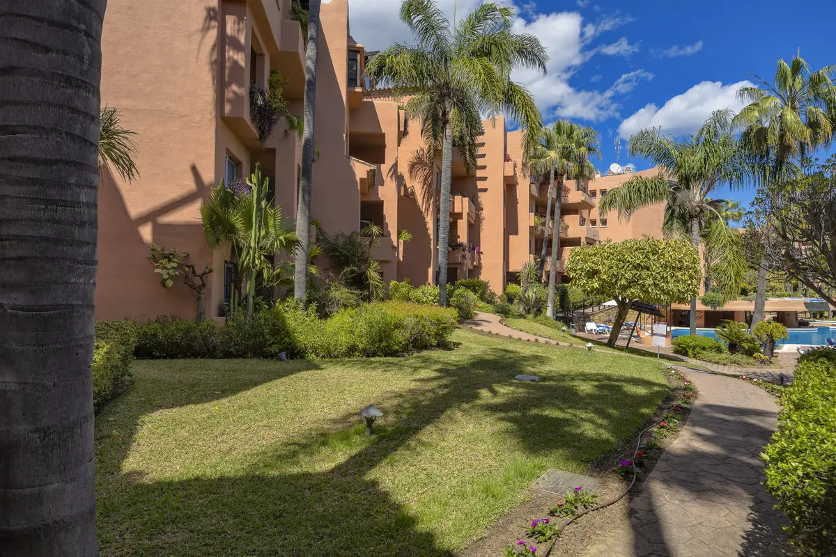 Middle Floor Apartment for sale in The Golden Mile — photo 1